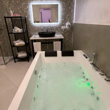 بيت ضيافة Il Deseo Con Vasca Idromassaggio
