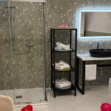 Il Deseo Con Vasca Idromassaggio Gæstehus 3*